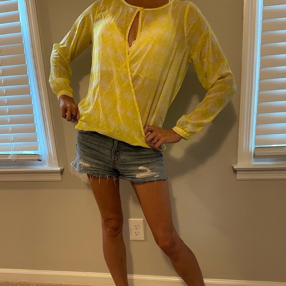🍋Yellow blouse🍋